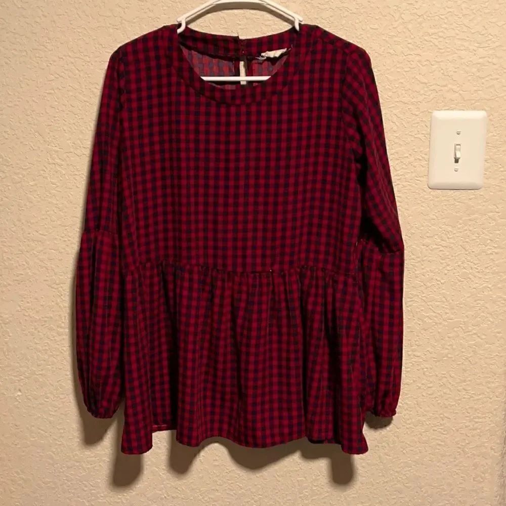 Women’s- Gingham Checked Peplum Bubble Sleeve Key Hole Back Blouse